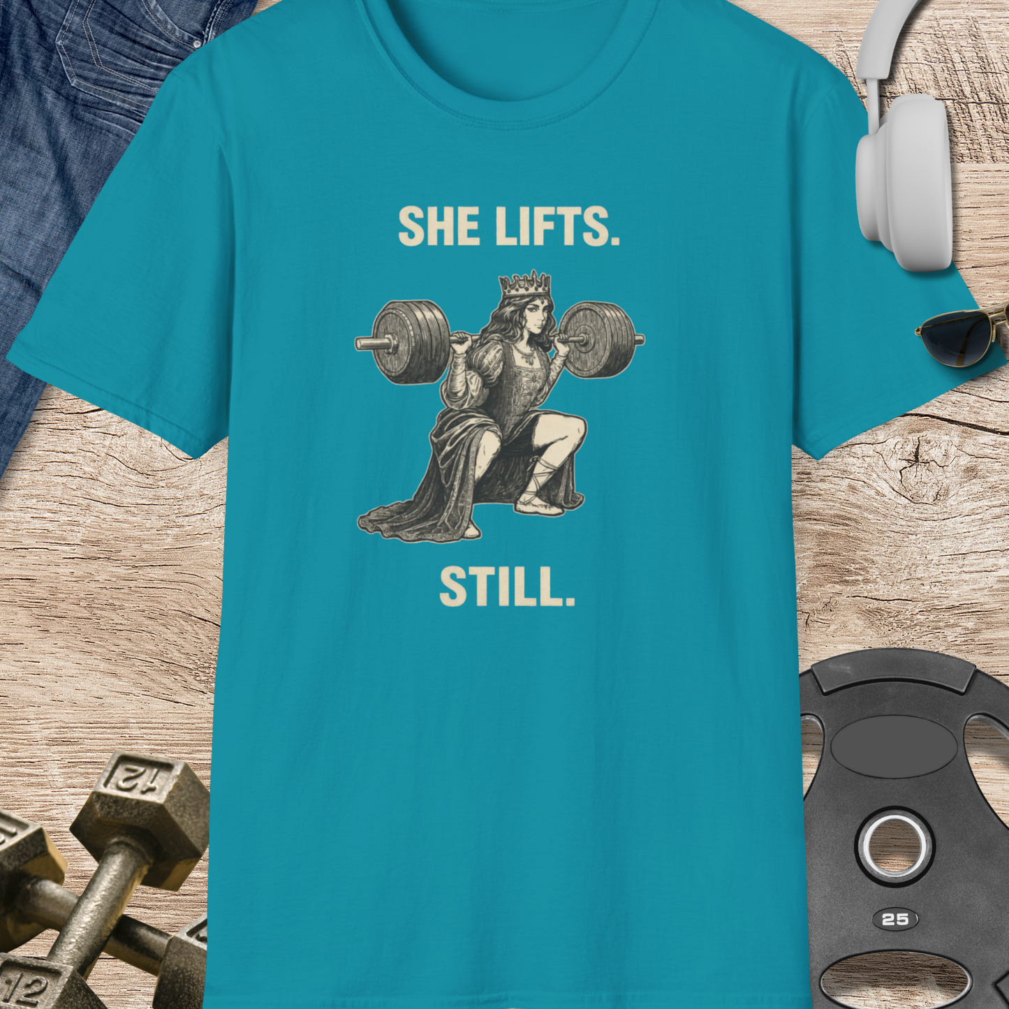 She Lifts. T-Shirt